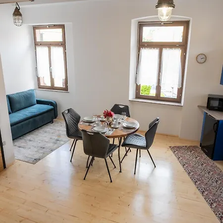 Island Apartment *
