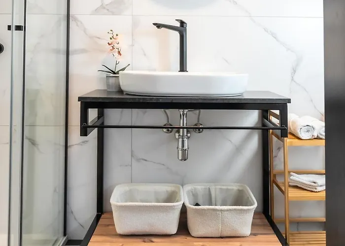 アパート Island *